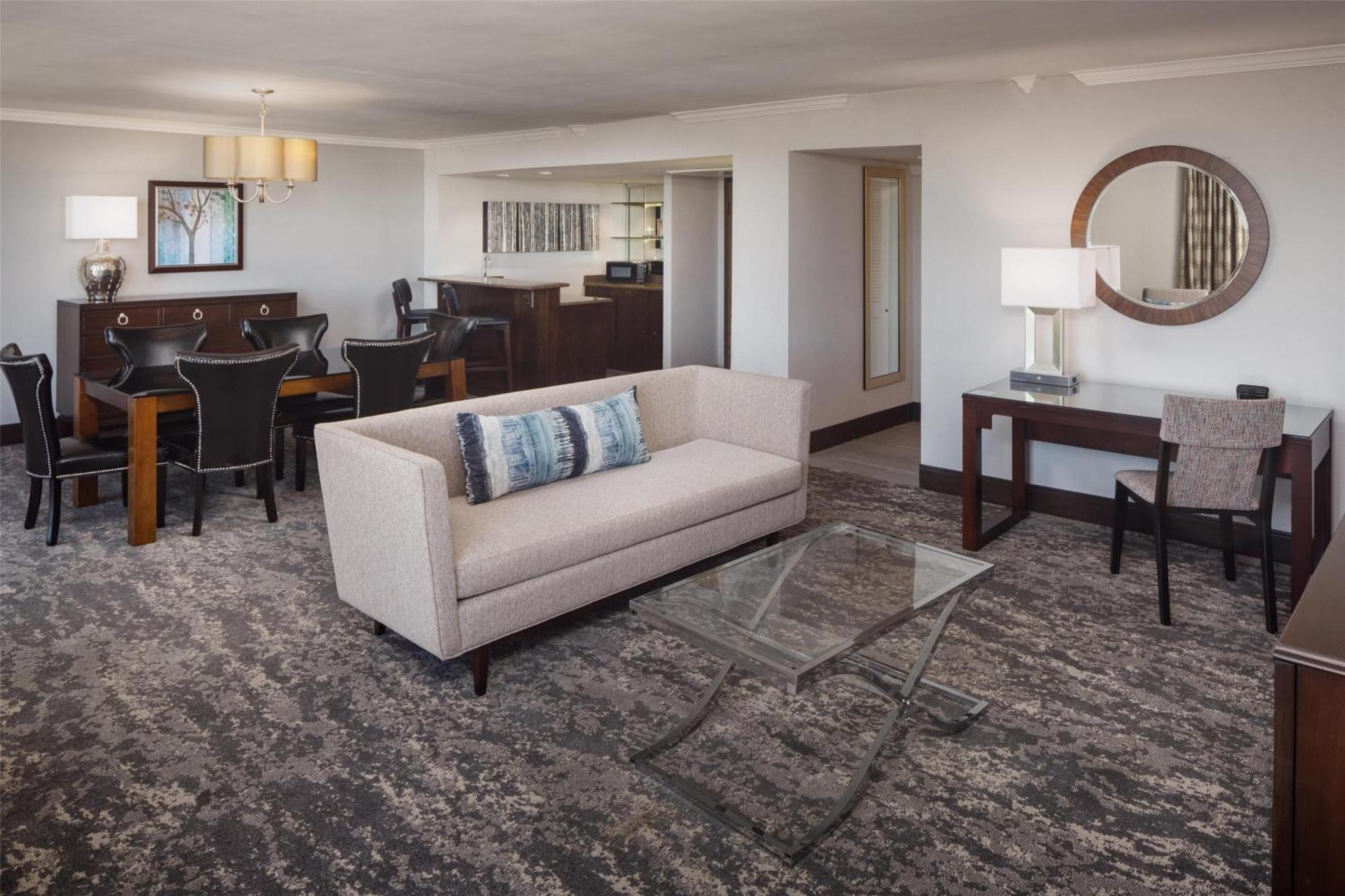 Hilton Hotel 3*
